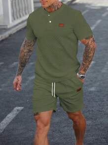 Manfinity CasualCool Conjunto de camiseta y pantalones cortos de 2 piezas para hombres, de moda para verano. Conjunto de 2 piezas casual para hombres, conjuntos de 2 piezas para hombres, atuendos de 2 piezas para hombre para uso diario, al aire libre, regalos para esposo y novio, ropa urbana