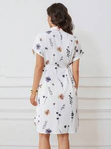 SHEIN 孕妇花卉印花短袖衬衫领连衣裙 - 彩色 - 查看 2