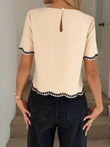 Easowa 女士休闲撞色刺绣丝带装饰圆领短袖衬衫，优雅度假装，春夏 - 杏色 - 查看 2