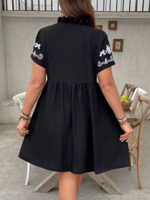 SHEIN VCAY Plus Size Floral Embroidery Short Sleeve Casual Vacation Style Dress, Graduation Dress, Graduation Dresses For Women, Mother's Day Gift, Easter Clothes, Vacation Outfits Women, Concert Outfit Women