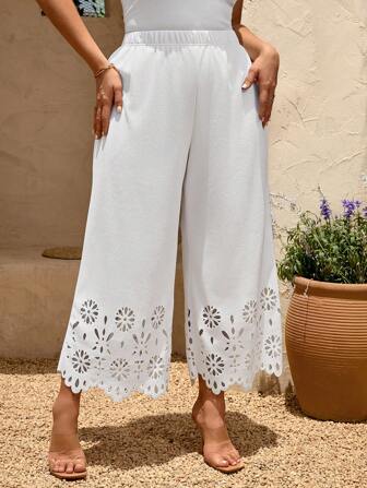 SHEIN Privé Robe de grande taille à taille élastique, ourlet français, coupe minimaliste ajourée à motif floral