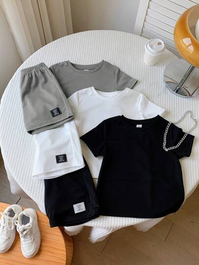 6pcs/Set Tween Boy Comfortable Casual Metal Necklace Decor Round Neck Short Sleeve T-Shirt Top & Shorts 2pc Outfit, Highly Attractive Multi-Piece Set Suitable For Outdoor Play, Street Photography, Party & Home Leisure, School, Campus, College