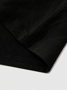 ROMWE MEN Goth Camiseta de manga corta con estampado de alas de murciélago para hombres, ropa casual para primavera y verano