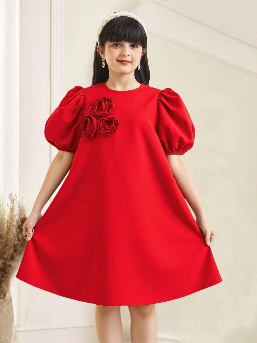 SHEIN Tween 女童休闲优雅 3D 花朵装饰圆领修身宽松 A 字泡泡袖纯色梭织连衣裙,红色 - 紅色 - 查看 1