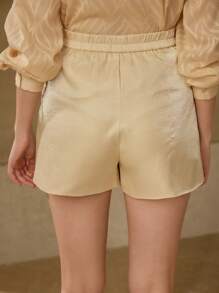 MOTF PREMIUM FLORAL APPLIQUES SHORTS - Khaki - View 3