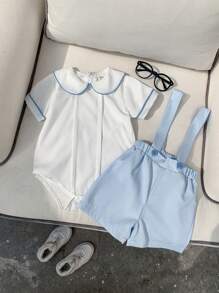 SHEIN 两件套幼儿服装 - 白色荷叶边短袖上衣，搭配白色纽扣肩带的浅蓝色工装裤。这款清新活力的造型非常适合小朋友。 - 彩色 - 查看 5