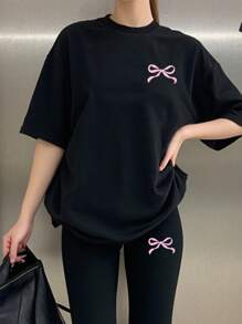 SHEIN EZwear مجموعة بلوزة تي شيرت قصيرة الأكمام مطبوعة مع فيونكة وبنطلون رحب للنساء في الصيف ، مجموعة كاجوال