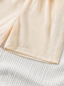 SHEIN Conjunto de 2 peças de roupa de verão para meninos, camisa de manga curta com capuz e estampa de letras minimalistas em damasco, combinada com shorts combinando, adequada para passeios, lazer e exercícios leves - Caqui - Ver 7