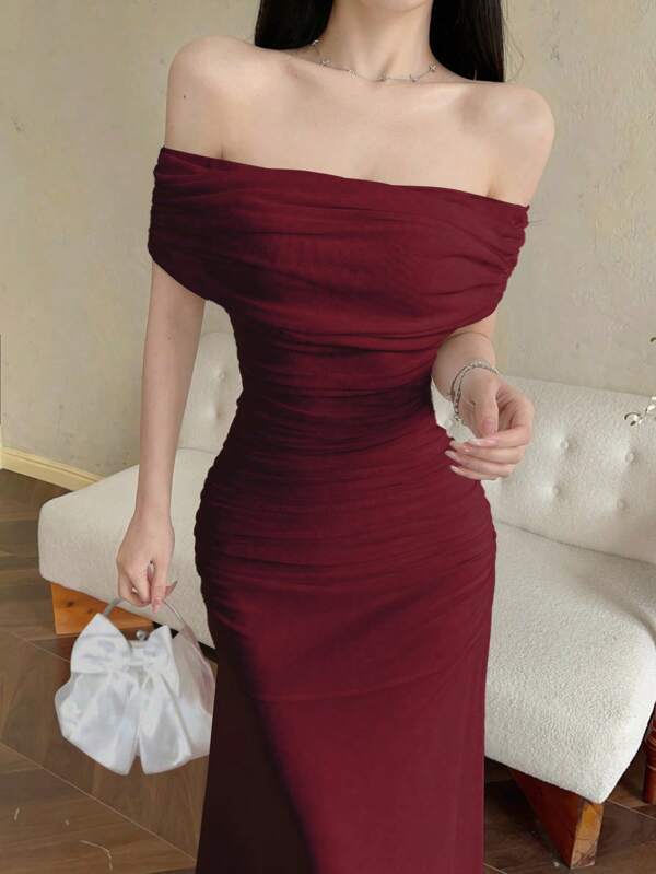 Modelyn Vestido largo elegante con hombros descubiertos, cintura recogida y dobladillo con volantes, adecuado para bodas y citas