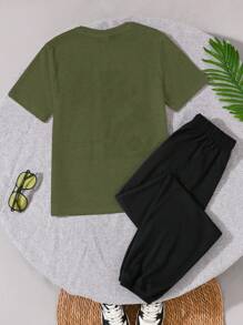 SHEIN 2 件套青少年男童休闲太空元素印花针织圆领短袖 T 恤和印花长裤套装，适合外出、过渡季节 - 軍綠色 - 查看 13