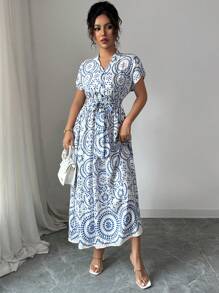 lenzga Vestido midi elegante bohemio para primavera/verano con nuevo diseño francés, de mangas cortas, escote en V, hombros caídos, cintura anudada y falda plisada en estampado azul y blanco - Azul y blanco - Ver 4