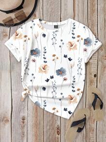 SHEIN LUNE 女士大码休闲简约全身花卉印花圆领短袖宽松 T 恤、套头衫适合夏季 - 白色 - 查看 2