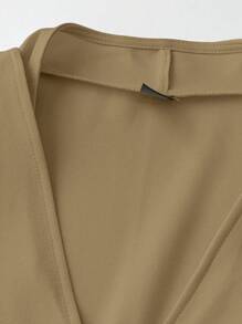 SHEIN Clasi 女士夏季假日时尚优雅办公室通勤百搭衬衫，带有设计细节