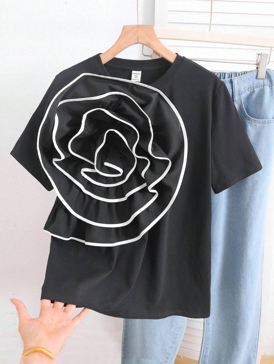 SHEIN 少女 3D 花卉撞色饰边圆领宽松 T 恤上衣,休闲百搭,时尚 - 黑與白 - 查看 1