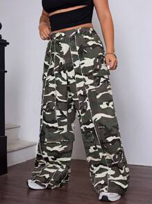 SHEIN EZwear Pantalones vaqueros rectos y holgados sin estiramiento con estampado de camuflaje para mujer de talla grande - Verde Oliva - Ver 3