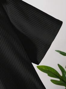 Tween Boy Casual Korean Style Simple Textured Fabric Polo Collar Short Sleeve T-Shirt, Suitable For Commuting, School, Daily Leisure, Sports, Spring/Summer - Black - View 6