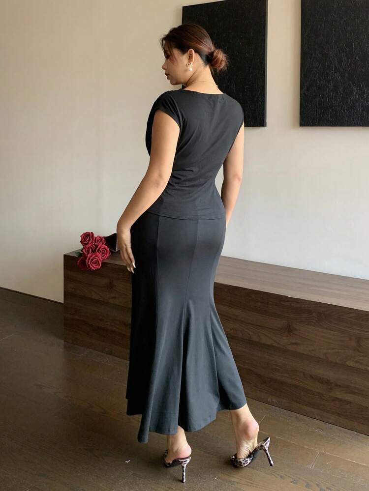 Dazy Plus 2pcs Set: Solid Color Twist Front Sleeveless Top & Wrap Skirt, Elegant Summer