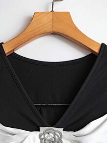 Breezaya Camiseta elegante de hombros descubiertos con decoración de moño en bloques de color - Negro - Ver 5