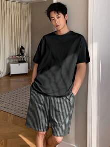 DAZY Summer T-Shirt And Striped Shorts Men Pajama Set - Black - View 4