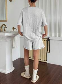 DAZY 简约荷叶边宽松 T 恤和短裤女士睡衣套装、服装 - 淺灰色 - 查看 2
