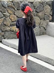 DAZY 年轻女孩超大圆领泡泡袖牛仔连衣裙，女孩夏季服装 - 深色水洗藍 - 查看 7