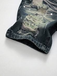 SHEIN Young Boy Fashionable Light Wash Distressed Denim Shorts