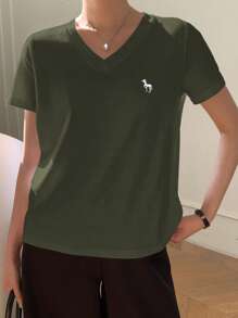 DAZY Women's V-Neck Embroidered City Casual Short Sleeve T-Shirt