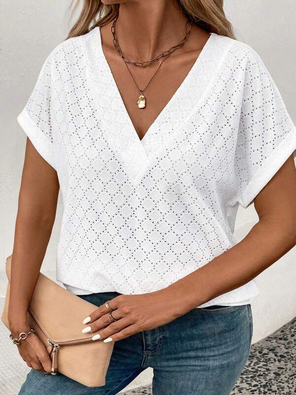 SHEIN VCAY Nova camiseta feminina plus size, casual, estilosa, com jacquard, gola V, sobreposta, solta, manga curta