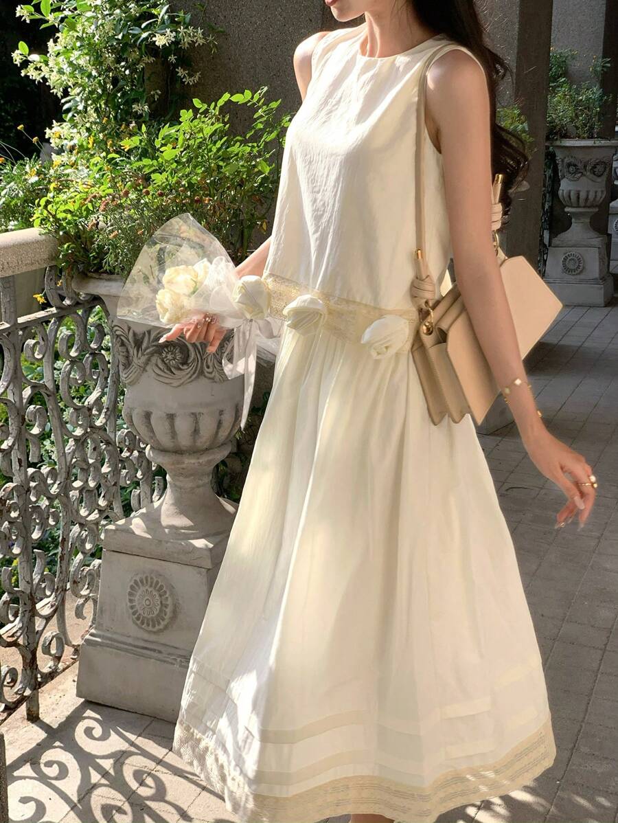 DAZY SHEIN X Hannahelzahed Bộ đồ mặc nhà mùa xuân/hè dành cho nữ gồm áo kiểu ren ghép mảnh, áo hai dây trang trí hoa hồng và chân váy chữ A, kiểu dáng rừng cây. - Màu be - Xem 1