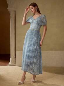 MOTF PREMIUM VESTIDO DE JACQUARD CON EFECTO TEÑIDO Y PLISADO CON CINTURÓN DE PERLAS FALSAS