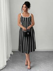 Elenzga Robe d'été élégante et romantique pour femmes de grande taille, style décontracté et ample, col carré épaules dénudées sans manches, imprimé de rayures noir et blanc, contraste des couleurs, effet affinant, idéale pour les vacances