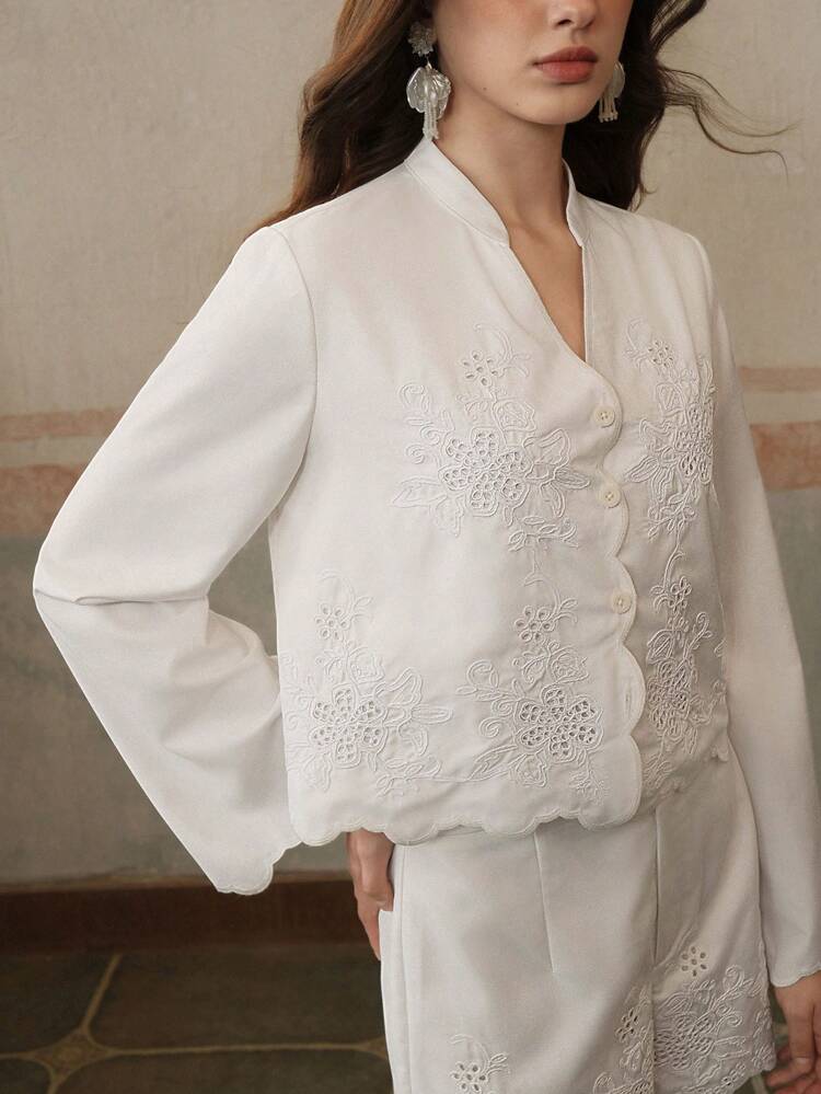 Anewsta Elaire Conjunto bordado de gola sólida moderna elegante com decote vazado, camisa de botão único com cintura elástica, shorts bordados vazados, primavera/verão, para festivais e formatura