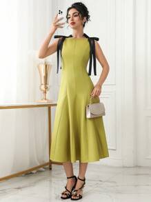 Modelyn 女式纯色束腰中长连衣裙