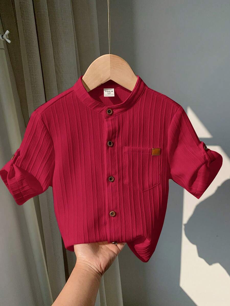 SHEIN LMoss Kids LMoss 男童休闲基本款翻领衬衫,带口袋,舒适透气 - 紅色 - 查看 1