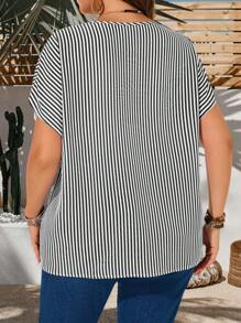 EMERY ROSE 夏季大码条纹印花V领休闲短袖衬衫 - 黑色 - 查看 2