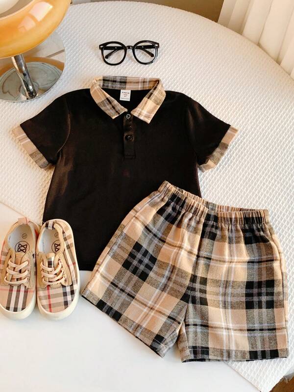 2 pièces/set Style décontracté d'école pour jeune garçon. Polo avec col polo et shorts à carreaux assortis. Convient pour le trajet, l'école, le quotidien décontracté, les sports, le printemps/été/automne