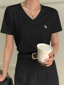 DAZY T-shirt casual à manches courtes avec encolure en V brodé pour femmes