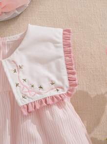 Souflis Souflis 女宝宝可爱彼得潘领蝴蝶结刺绣花卉装饰口袋设计开摆夏季休闲时尚公主裙 - 粉色 - 查看 4