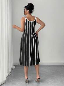 Elenzga Robe d'été élégante et romantique pour femmes de grande taille, style décontracté et ample, col carré épaules dénudées sans manches, imprimé de rayures noir et blanc, contraste des couleurs, effet affinant, idéale pour les vacances