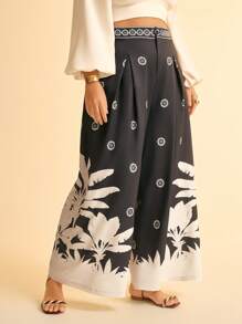 CAJUNI Plus Size Women's Tropical Banana Tree Print Loose Wide Leg Extra Long Pants, Casual And Vacation Style