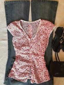 Women's Retro Ditsy Floral Button Ruched V-Neck T-Shirt, Suitable For Summer - Baby Pink - View 3