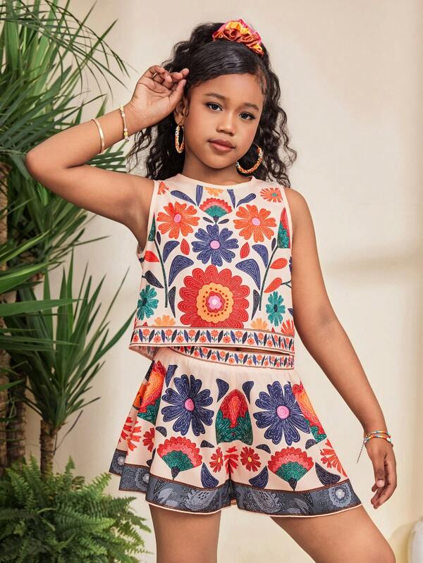 SHEIN Tween Girls Casual Fitted Vacation Beach Tropical Floral Print Crop Top And Printed Shorts Set