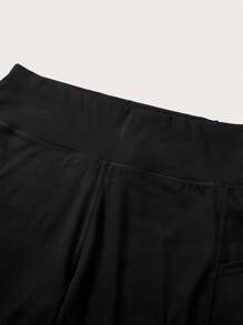 SHEIN BASICS Plus-size effen gebreide casual sportkleding getailleerde shorts