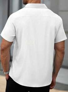 Manfinity CasualMax Plus Size Men's Casual Contrast Trim Short Sleeve Shirt, Summer