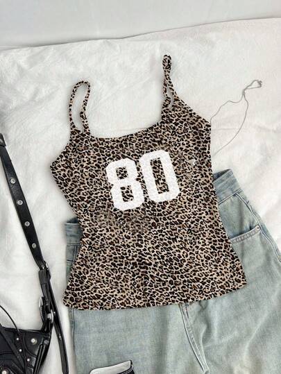 SHEIN 适合青少年女孩的豹纹和字母图案短款上衣，休闲和运动背心打底装