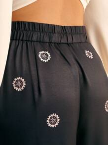 CAJUNI Plus Size Women's Tropical Banana Tree Print Loose Wide Leg Extra Long Pants, Casual And Vacation Style