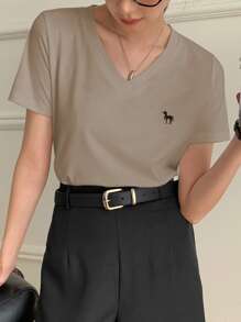 DAZY 女士 V 领刺绣都市休闲短袖 T 恤 - 卡其色 - 查看 6