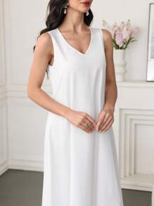 Al Najma Women V-Neck Arabic Style Dress, Spring/Summer - Black and White - View 5