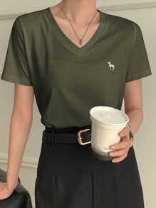DAZY Women's V-Neck Embroidered City Casual Short Sleeve T-Shirt
