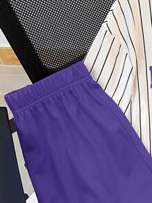 SHEIN Conjunto de 2 piezas de camiseta de manga corta y pantalones cortos para adolescentes, un estilo universitario cómodo y de moda, versátil y bonito, suave y adecuado para uso diario, escuela, viajes, deportes, rayas, fiestas festivas